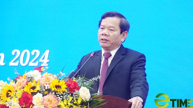 Chủ tịch tỉnh Quảng Ngãi phê bình sở, huyện ở “đáy” bảng xếp hạng cải cách hành chính- Ảnh 4.