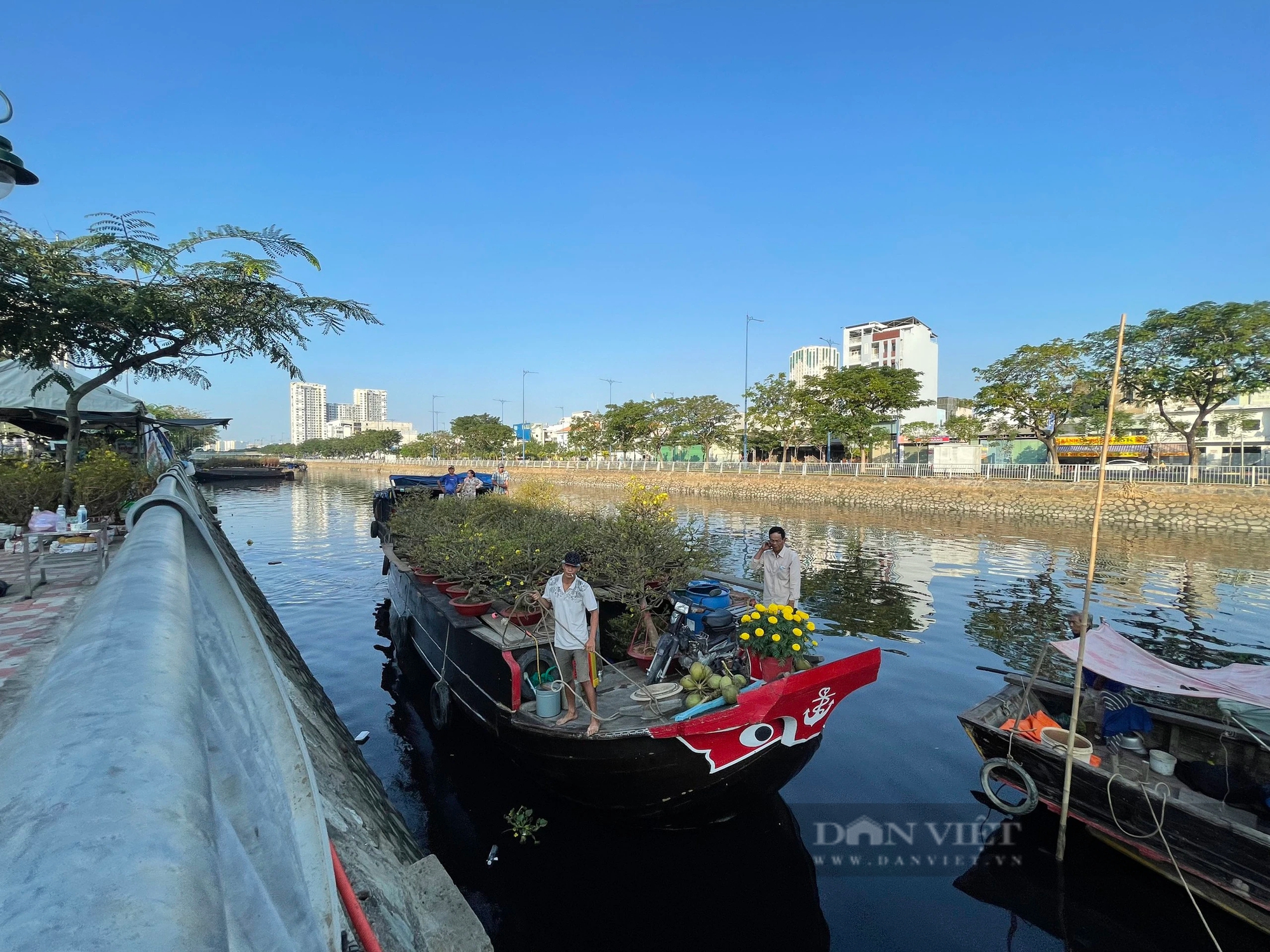 Bến Bình Đông ghe tàu dập dìu chở sắc xuân về phố- Ảnh 5.