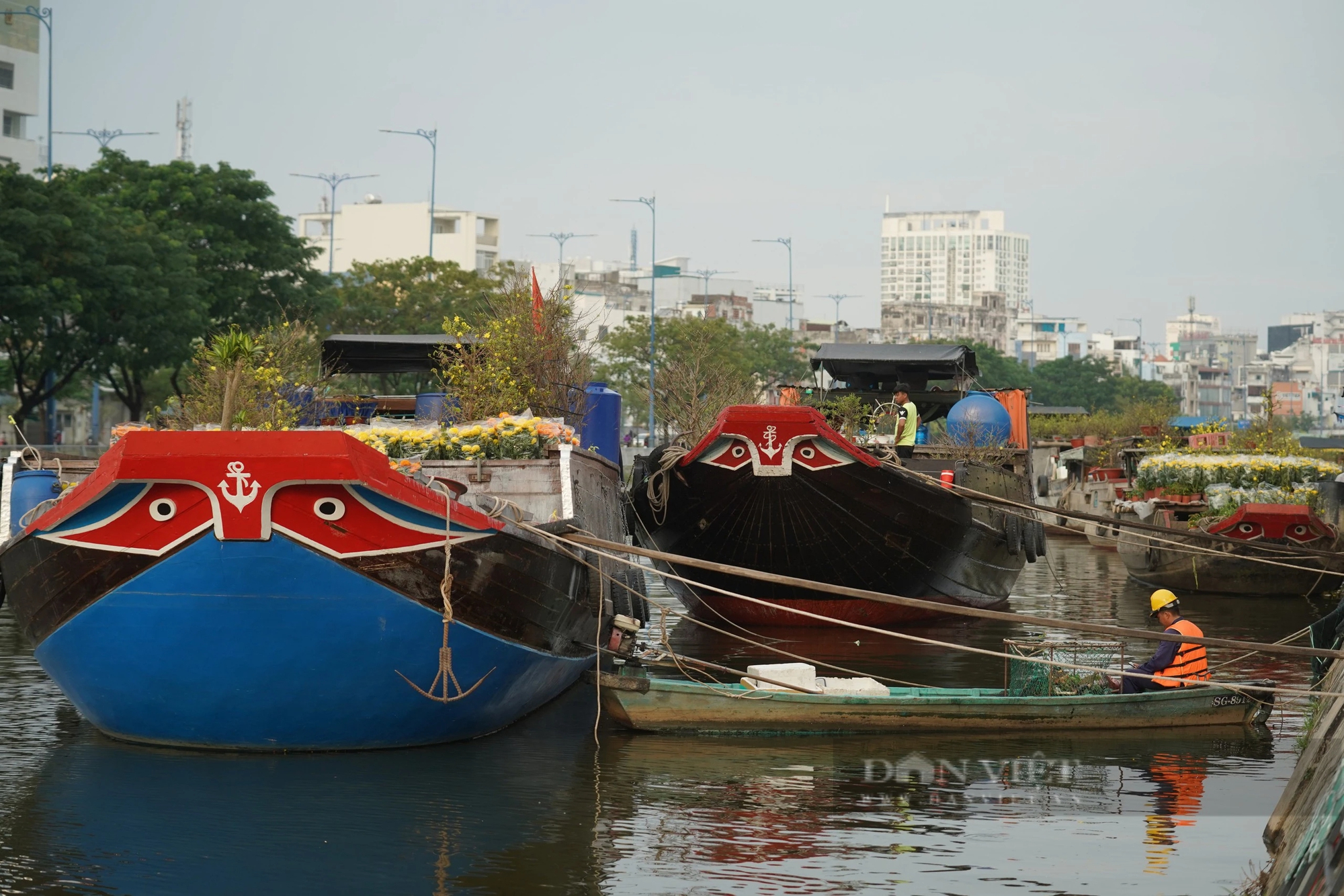 Bến Bình Đông ghe tàu dập dìu chở sắc xuân về phố- Ảnh 7.