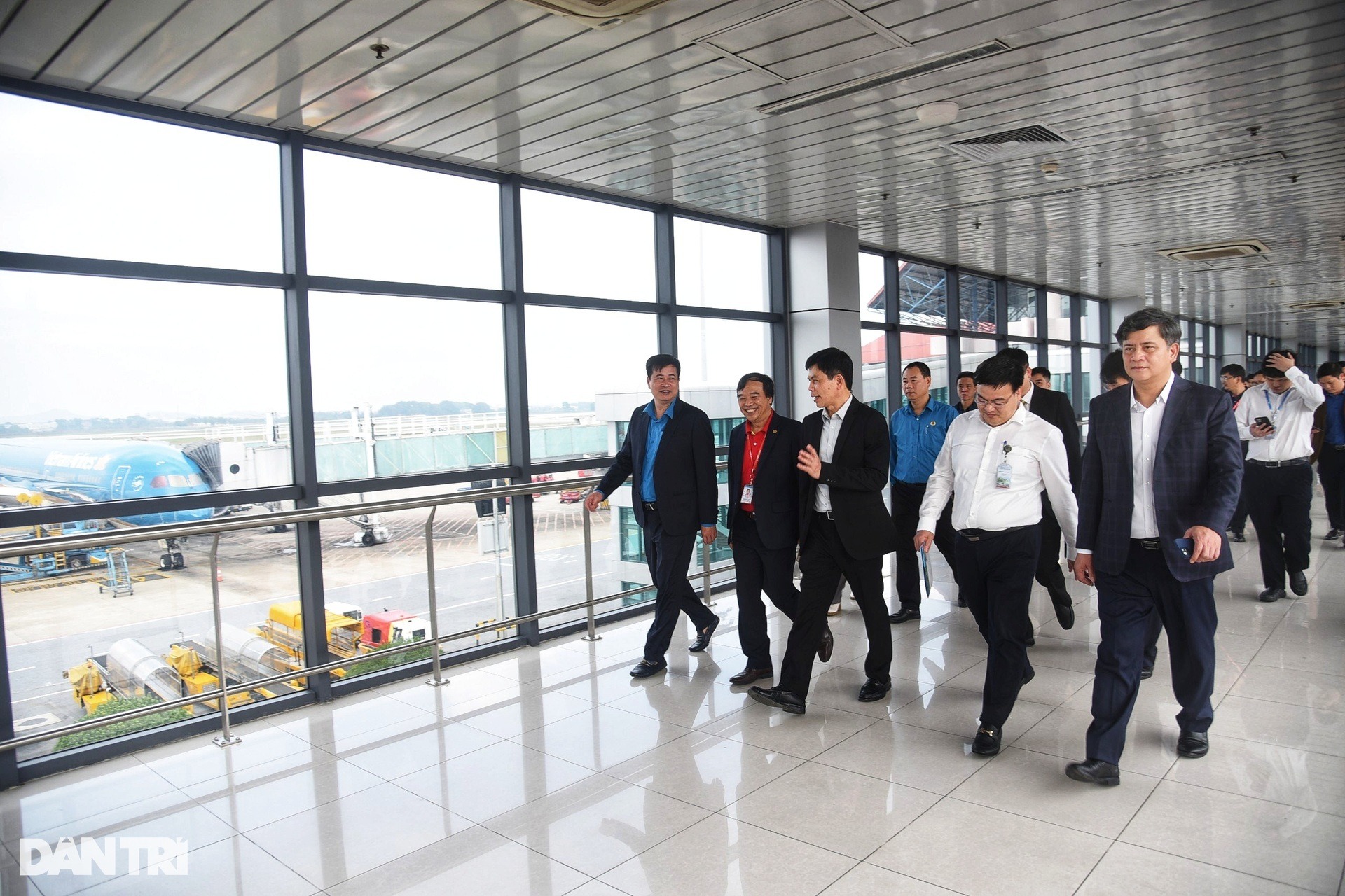 Loạt công nghệ "chống ùn tắc" tại sân bay Nội Bài trước ngày cao điểm Tết- Ảnh 1.