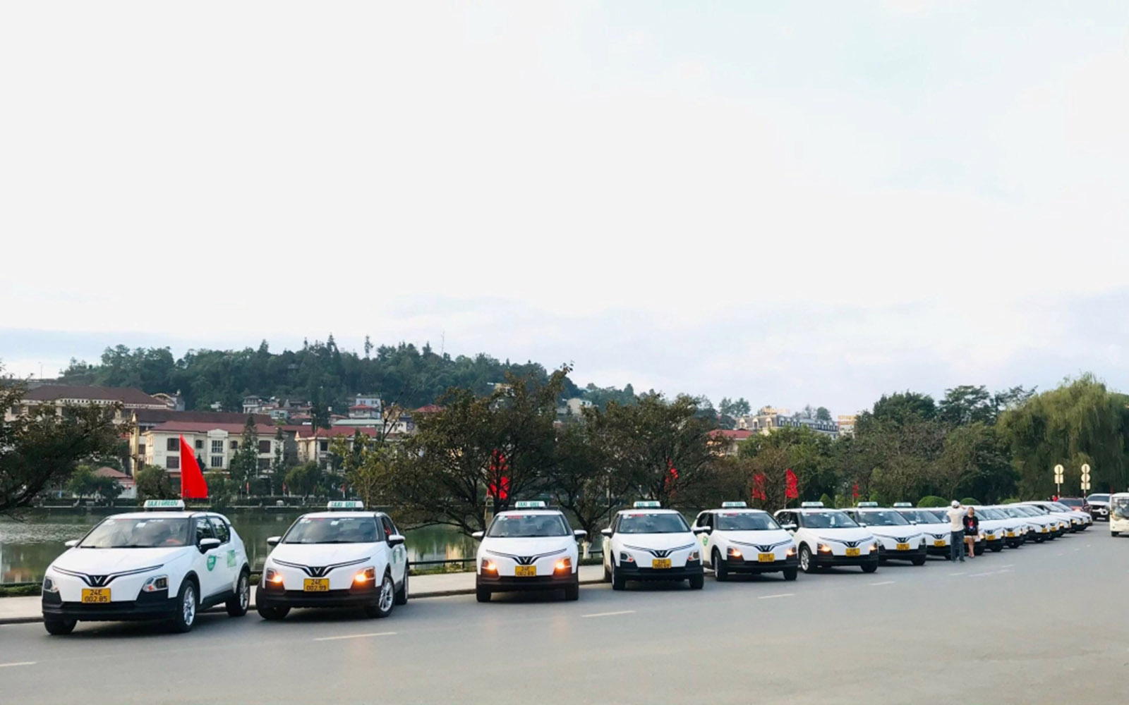 Các hãng taxi dự kiến xe điện sẽ giúp tiết kiệm hàng tỷ đồng- Ảnh 1.