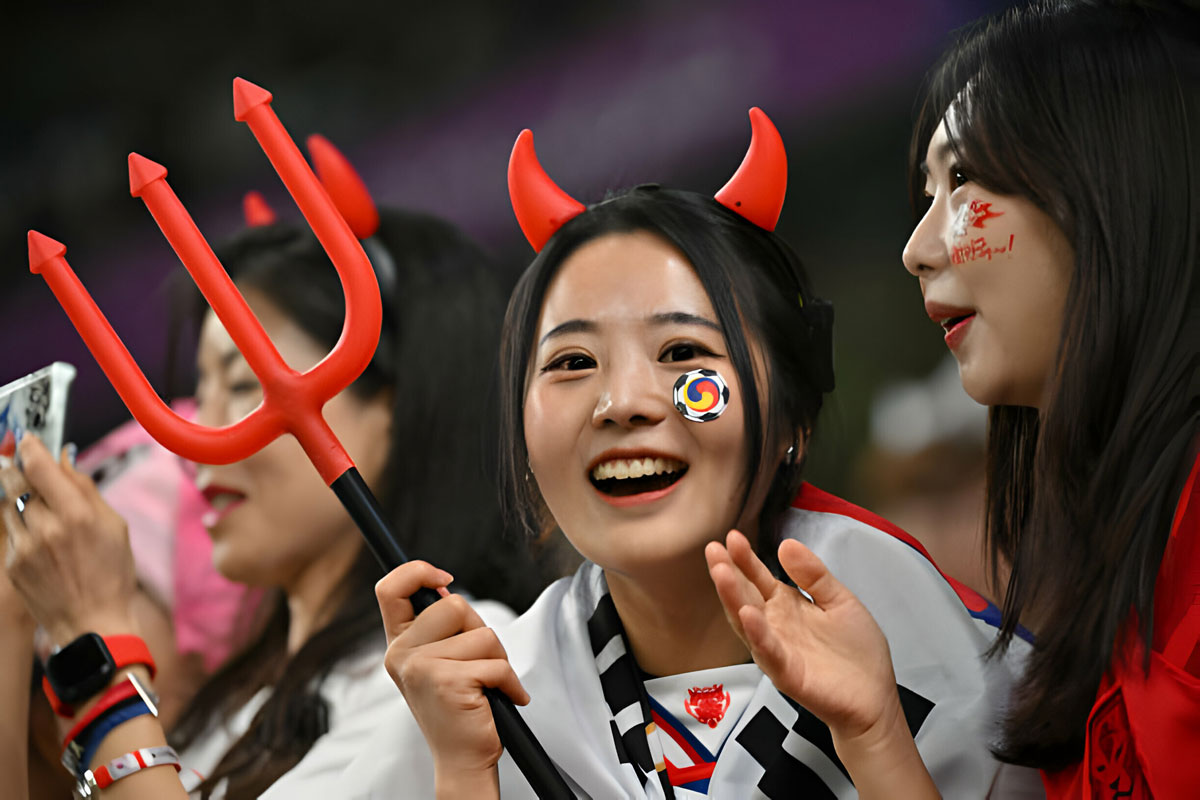 Mê mẩn với nhan sắc dàn CĐV Hàn Quốc tại Asian Cup 2024- Ảnh 1.