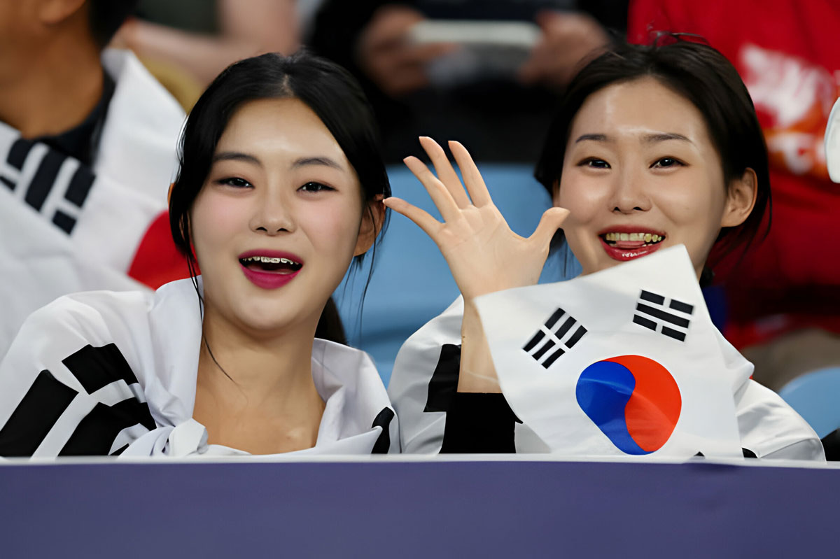 Mê mẩn với nhan sắc dàn CĐV Hàn Quốc tại Asian Cup 2024- Ảnh 7.
