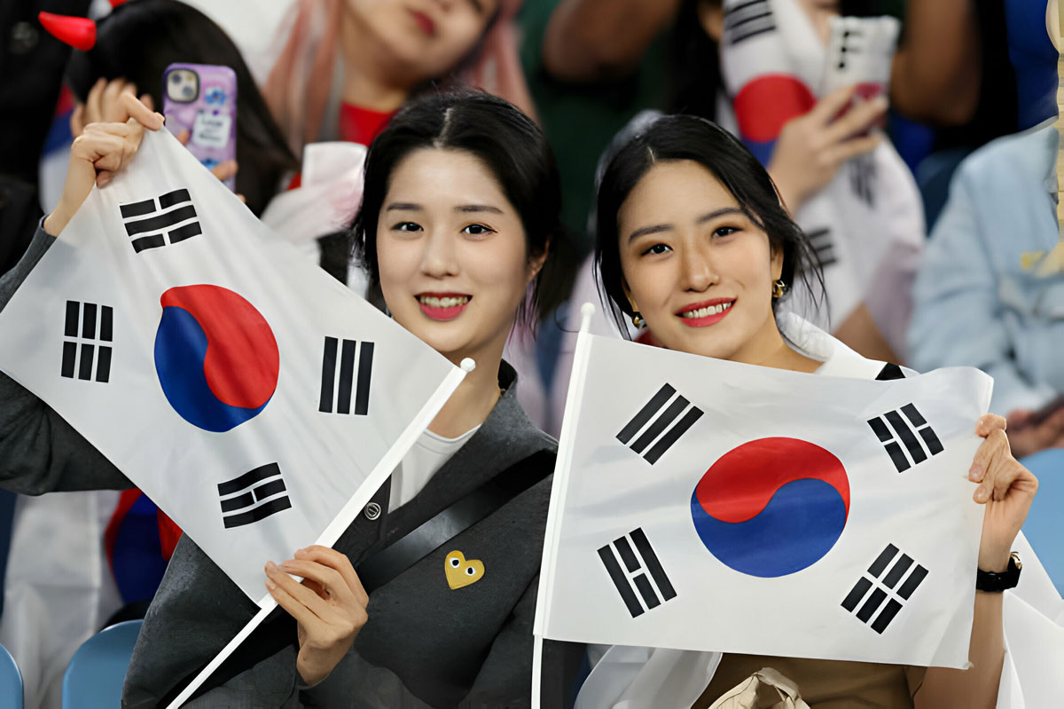 Mê mẩn với nhan sắc dàn CĐV Hàn Quốc tại Asian Cup 2024- Ảnh 3.