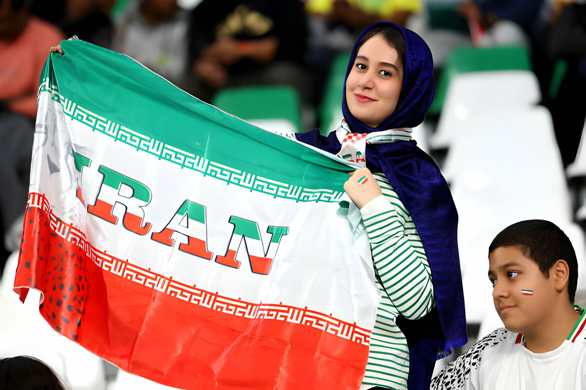 “Quên lối về” trước vẻ đẹp của các CĐV Iran tại Asian Cup 2024- Ảnh 11.