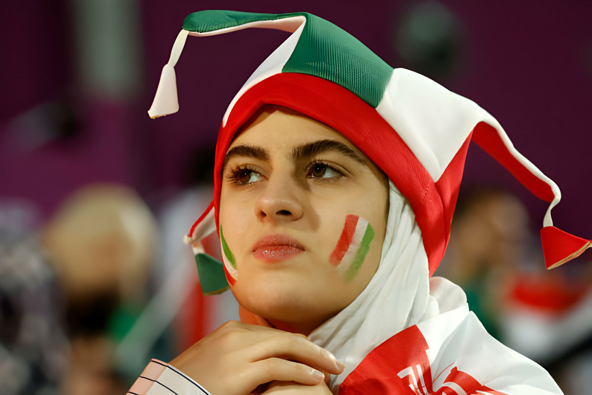 “Quên lối về” trước vẻ đẹp của các CĐV Iran tại Asian Cup 2024- Ảnh 4.
