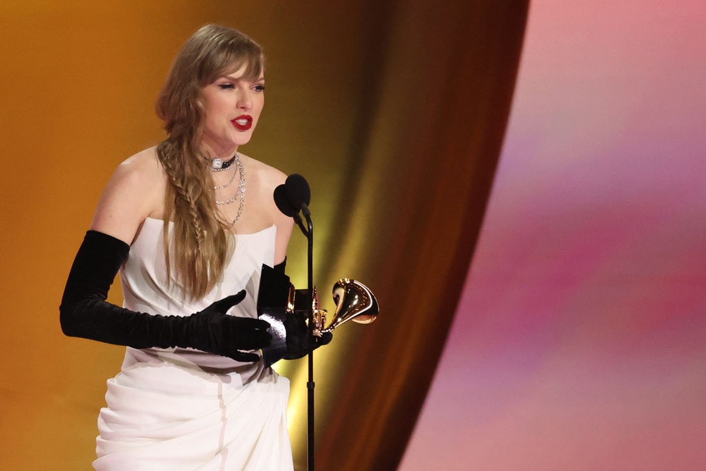 Grammy 2024: Taylor Swift nhận "kèn vàng" thứ 14 trong sự nghiệp- Ảnh 1.