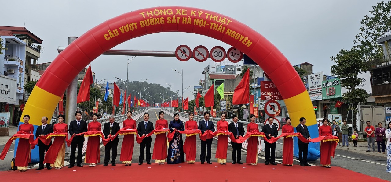 Thông xe kỹ thuật cầu vượt đường sắt Hà Nội – Thái Nguyên hơn 158 tỷ đồng- Ảnh 2.