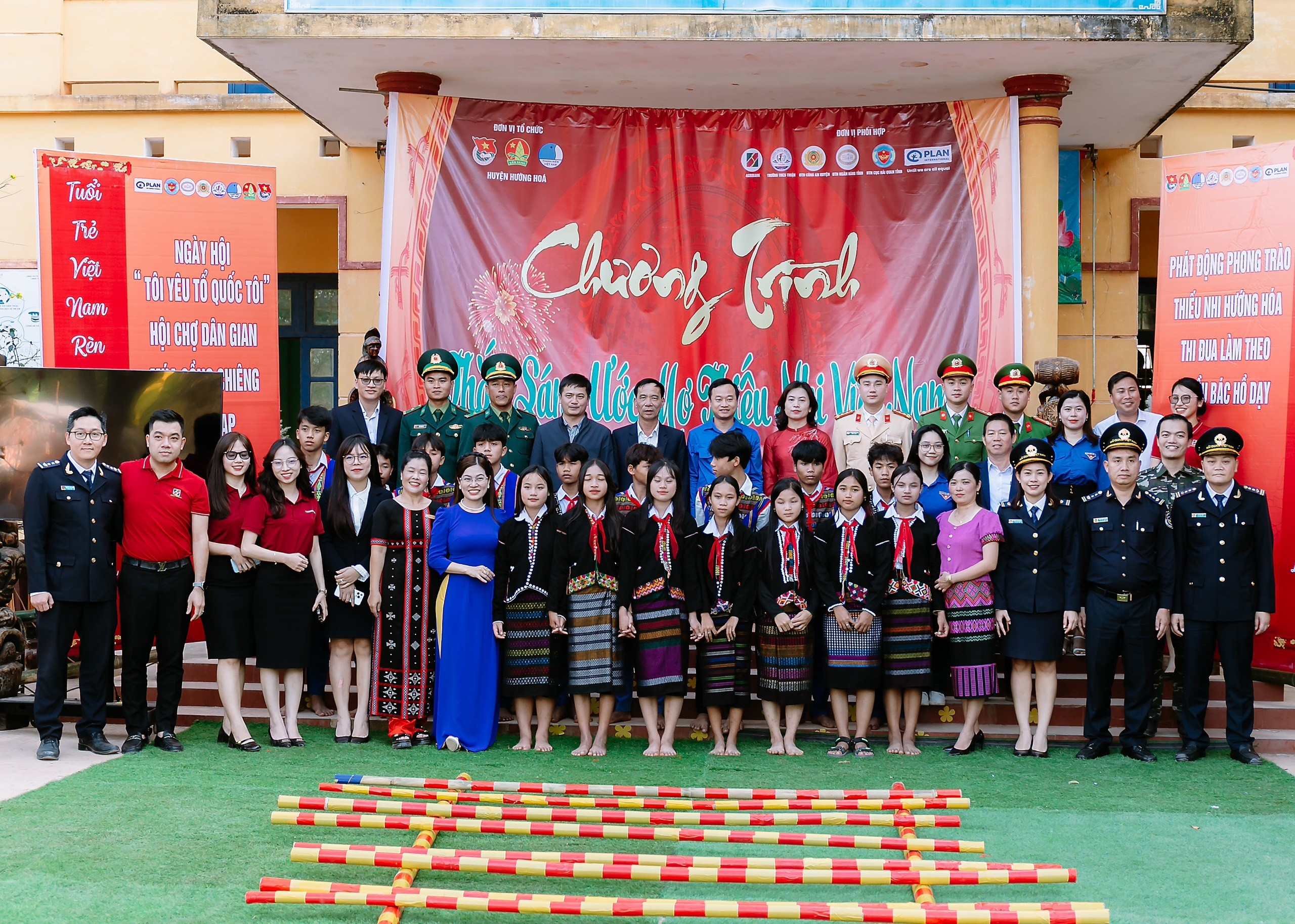 Đoàn Thanh niên Agribank Quảng Trị chung tay “Thắp sáng ước mơ thiếu nhi Việt Nam” năm 2024- Ảnh 3.