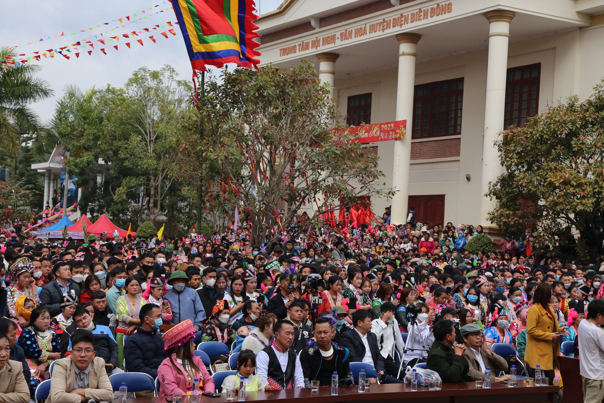 Điện Biên tổ chức Hội thi đấu bò truyền thống mừng Xuân Giáp Thìn 2024- Ảnh 4.