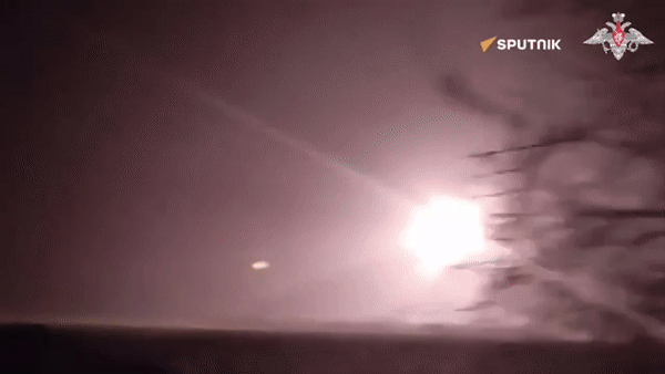 Cận cảnh tổ hợp phòng không Buk-M1 Nga đánh chặn tên lửa HIMARS- Ảnh 3.