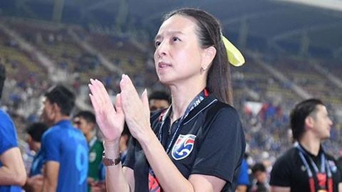 HLV Kiatisak có ủng hộ Madam Pang làm chủ tịch FAT?- Ảnh 1.