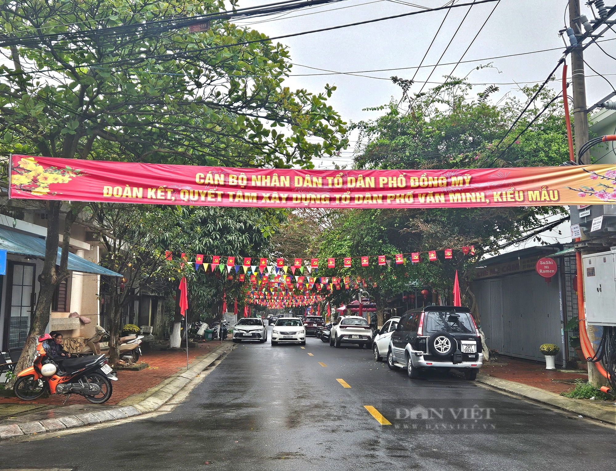 Tuyến đường rợp cờ đỏ sao vàng ở Quảng Bình gây xúc động- Ảnh 3.
