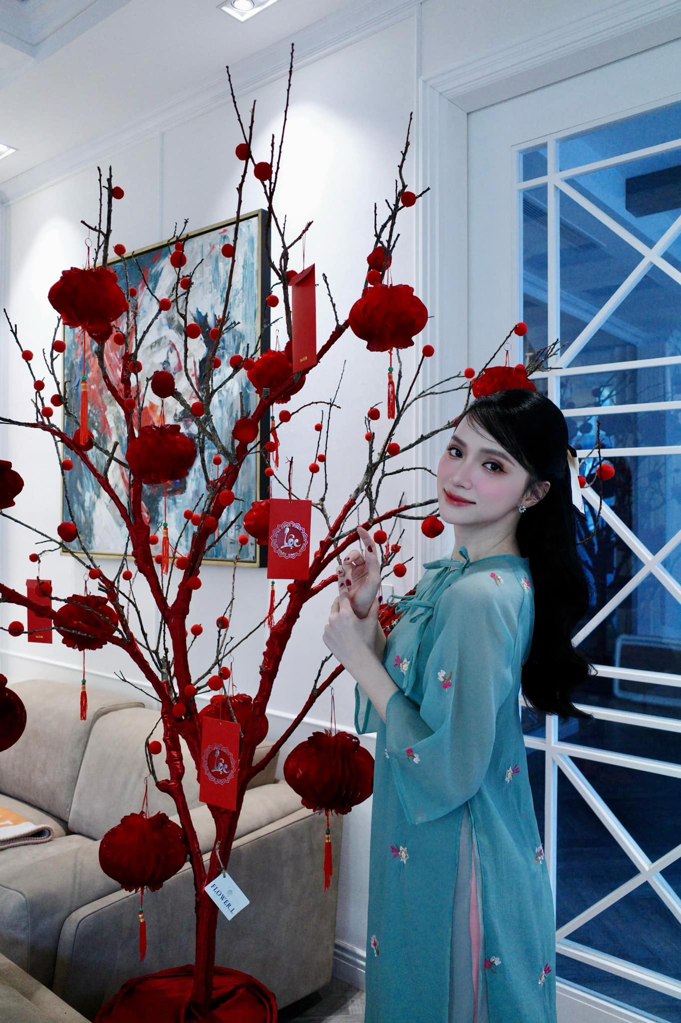Ngây ngất ngắm 7 Hoa hậu, Á hậu mặc áo dài đẹp "gây thương nhớ" dịp Tết Nguyên đán 2024- Ảnh 7.