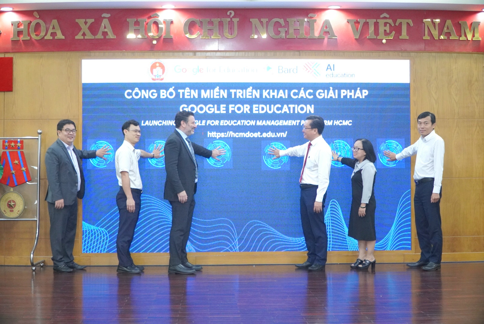 Ngành giáo dục TP.HCM bắt tay với Viettel đẩy mạnh giải pháp xây dựng trường học số- Ảnh 3.