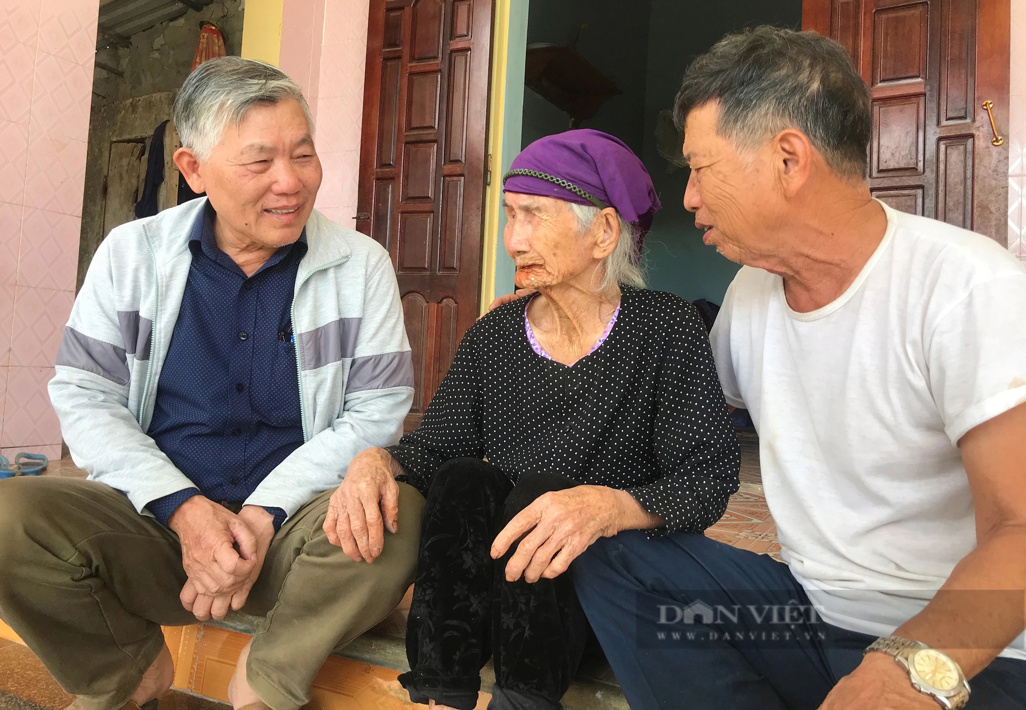 Vào làng trường thọ ở Nghệ An, gặp cụ bà 106 tuổi vẫn thái rau nuôi gà, ai bắt chuyện cũng bất ngờ thán phục- Ảnh 6.