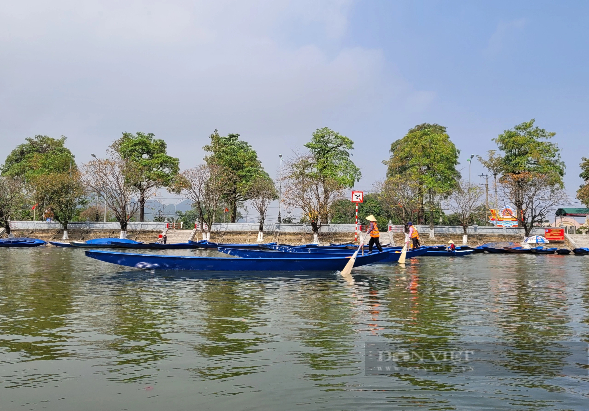 Hàng nghìn chiếc đò thân thiện với môi trường sẵn sàng chở khách tại Chùa Hương- Ảnh 5.