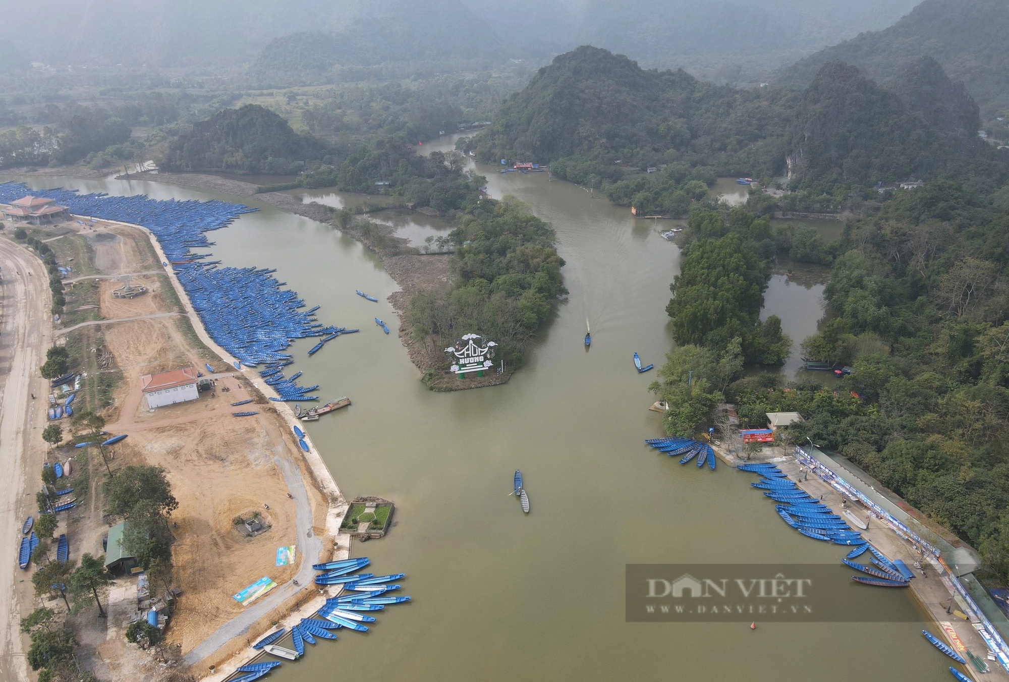 Hàng nghìn chiếc đò thân thiện với môi trường sẵn sàng chở khách tại Chùa Hương- Ảnh 9.