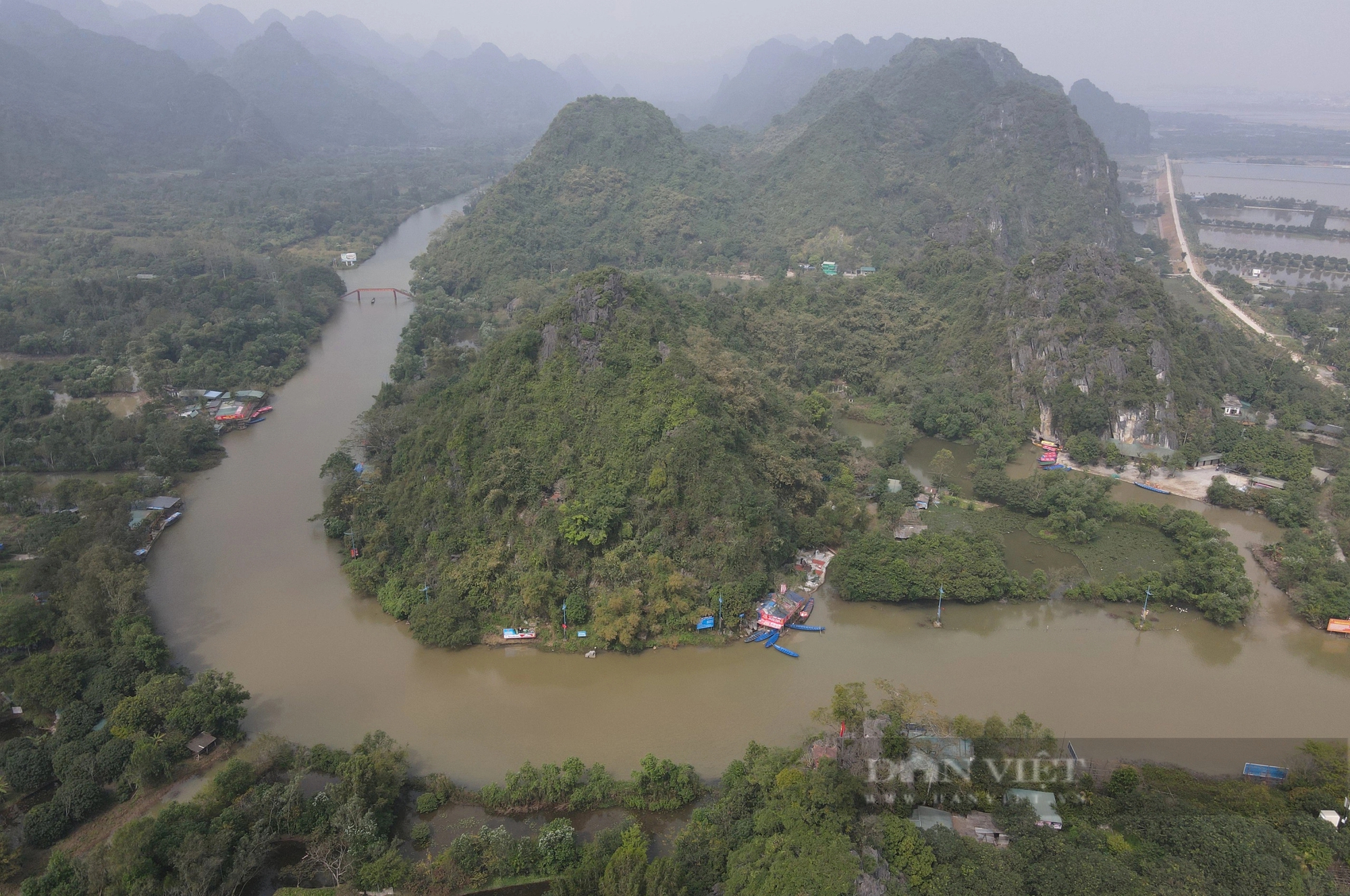 Hàng nghìn chiếc đò thân thiện với môi trường sẵn sàng chở khách tại Chùa Hương- Ảnh 10.