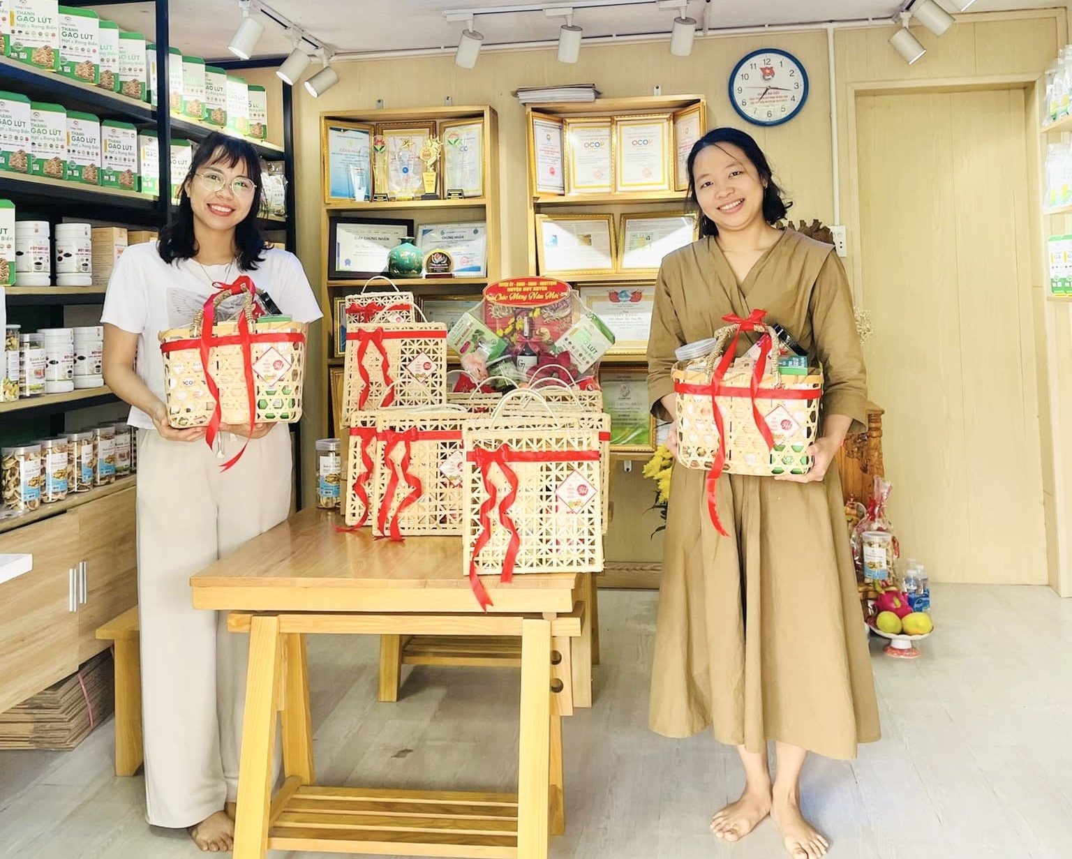Nhiều sản phẩm OCOP ở Quảng Nam được khách hàng ưa chuộng làm quà Tết- Ảnh 3.