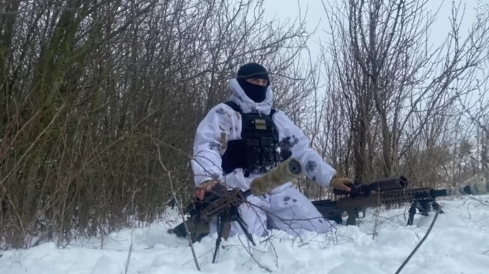 Xạ thủ khét tiếng Ukraine nằm phục kích suốt 11 giờ trong giá lạnh để hạ gục chỉ huy Nga- Ảnh 1.