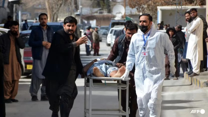 Đánh bom kép trước thềm tổng tuyển cử ở Pakistan, ít nhất 28 người chết- Ảnh 1.