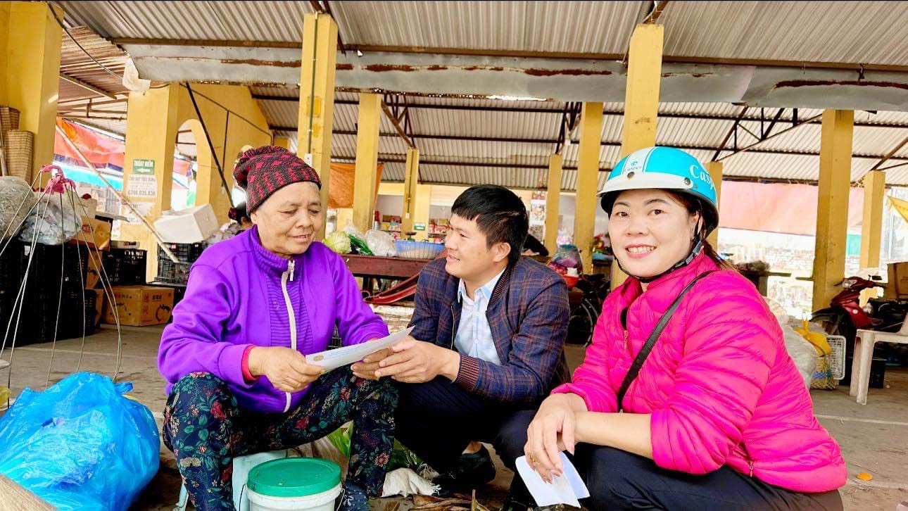 Hội Nông dân phường Bàng La (Hải Phòng): Trao 60 suất quà Tết cho hội viên, nông dân khó khăn- Ảnh 2.