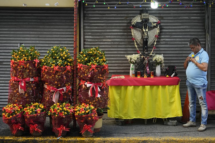 Khu phố cổ rực rỡ đón năm rồng ở Philippines- Ảnh 12.