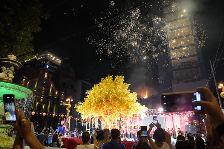 Khu phố cổ rực rỡ đón năm rồng ở Philippines- Ảnh 6.