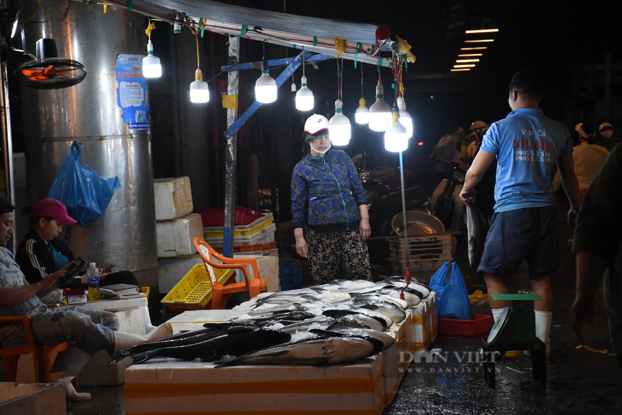 Chợ cá lớn nhất Đà Nẵng tấp nập từ tờ mờ sáng 30 Tết- Ảnh 4.