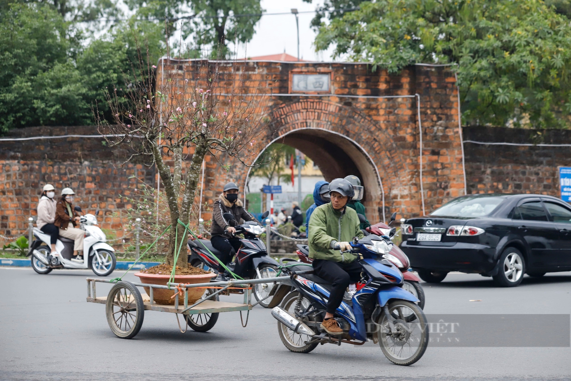 Khám phá phiên chợ ngày 30 Tết dưới chân thành cổ gần 500 năm tuổi ở Tuyên Quang- Ảnh 8.