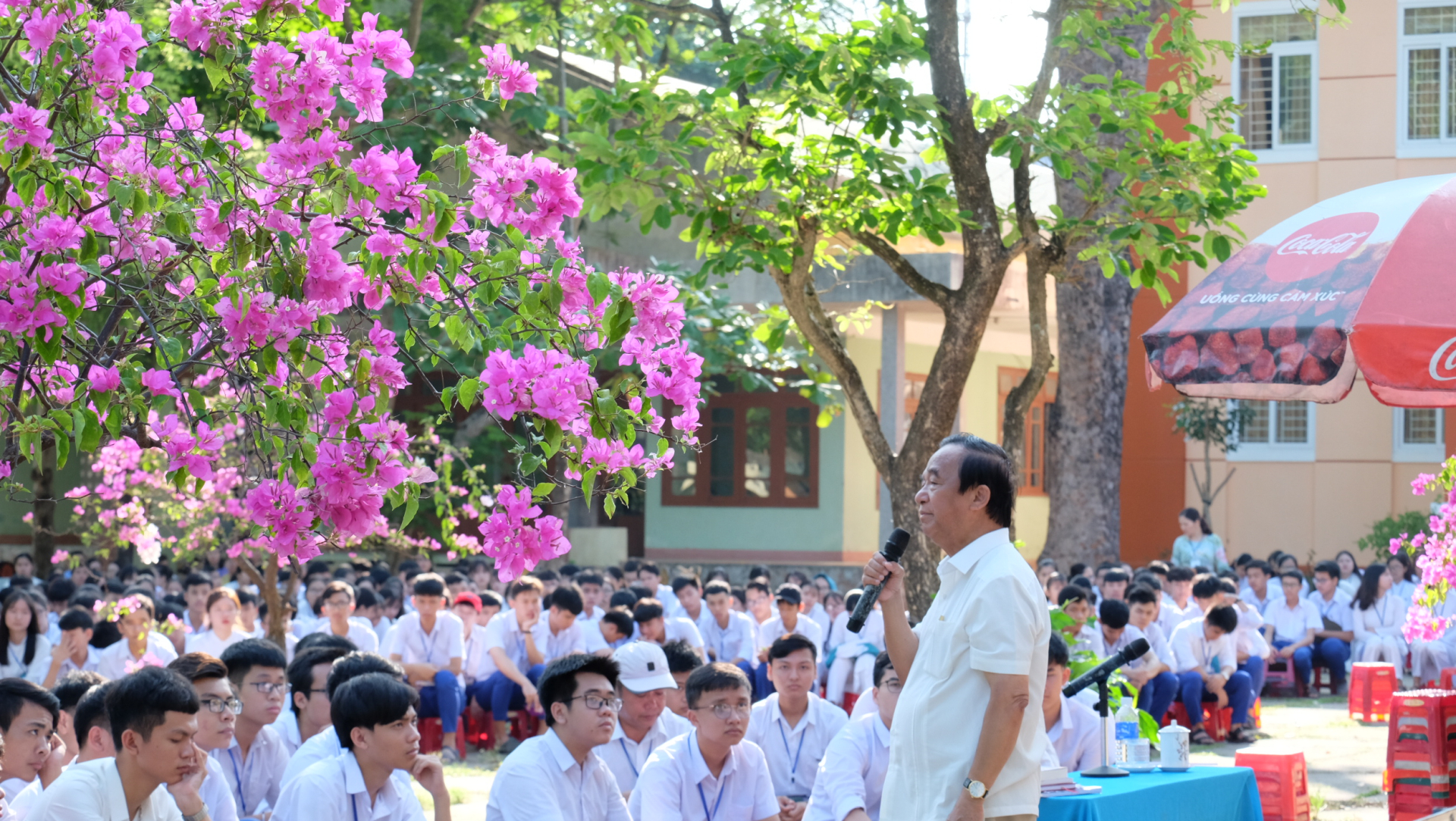 Giáo sư Nguyễn Lân Dũng: "Muốn con thành người tử tế, cha mẹ phải làm gương"- Ảnh 1.