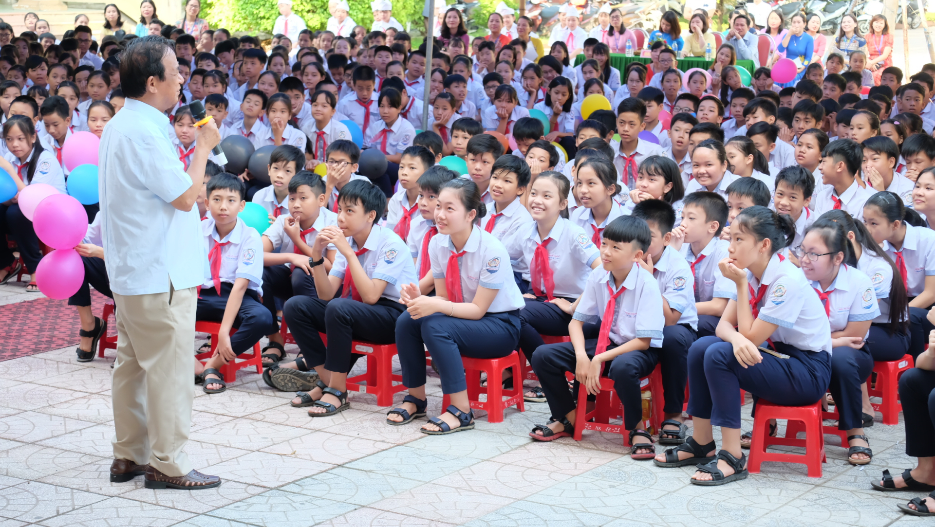 Giáo sư Nguyễn Lân Dũng: "Muốn con thành người tử tế, cha mẹ phải làm gương"- Ảnh 2.