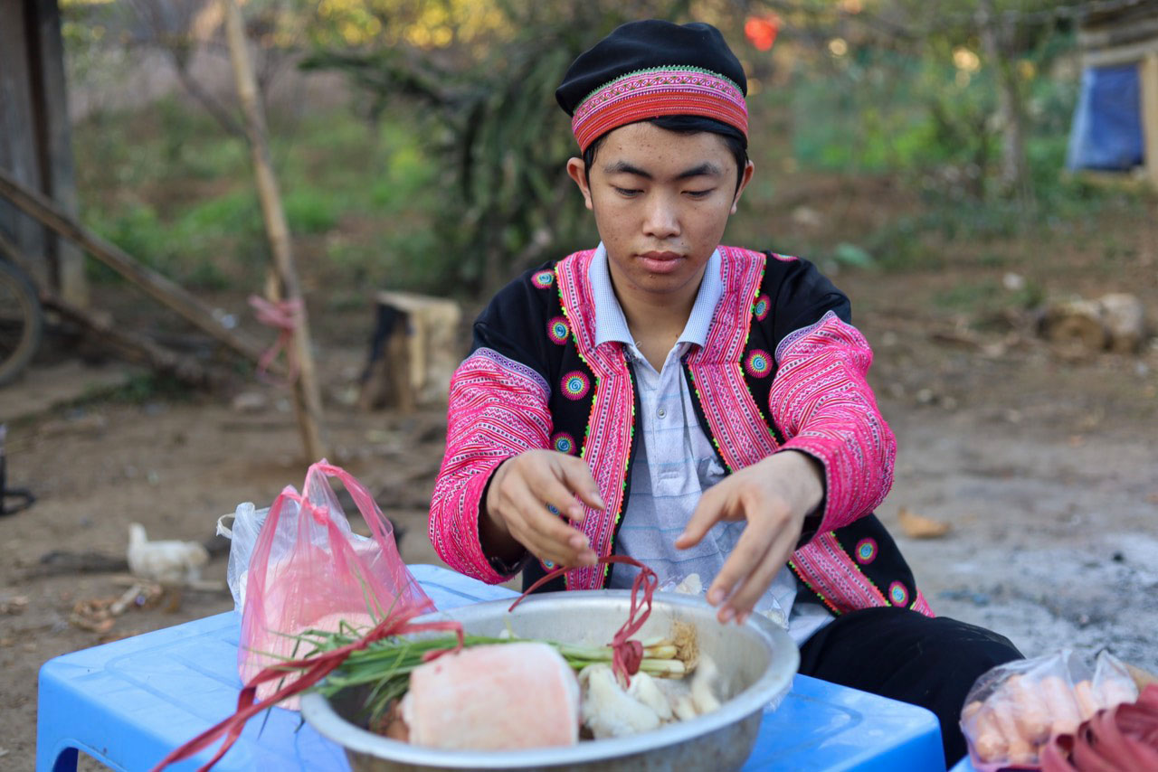 Tuổi thơ cơ cực của chàng trai dân tộc Giáy và hành trình trở thành đồng sáng lập Quỹ “Bữa Ăn Cho Em"
- Ảnh 3.