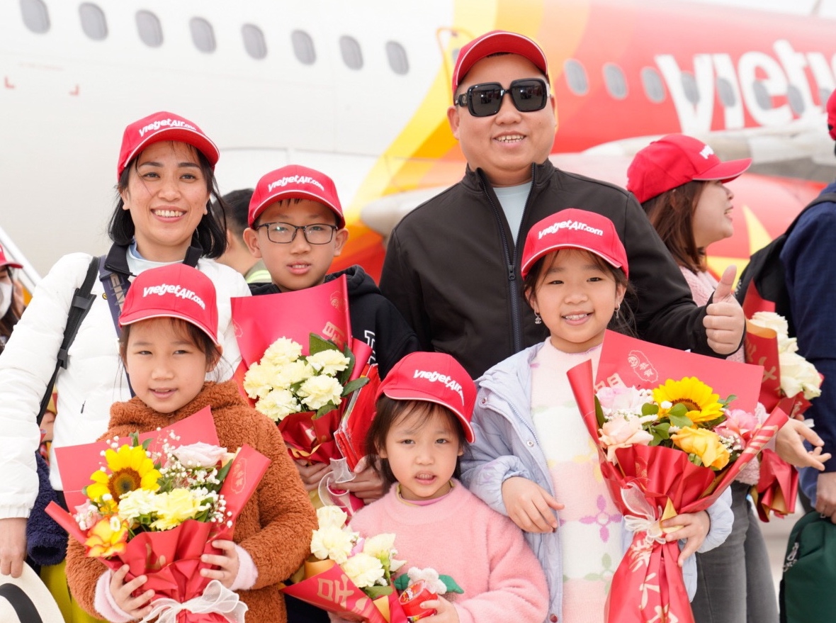 Vietjet khai trương đường bay thứ hai đến với Điện Biên mừng 70 năm chiến thắng Điện Biên Phủ- Ảnh 1.