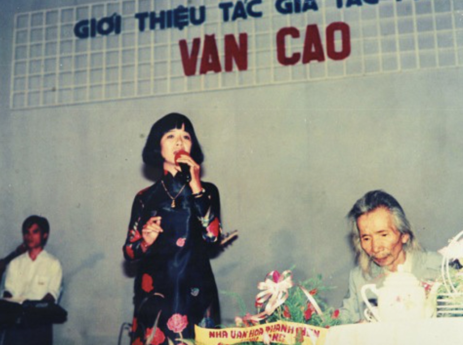 Nữ danh ca của làng nhạc Việt từng 7 lần lên bàn mổ, trở thành đại gia nhờ "mua đất như mua củ khoai"- Ảnh 1.