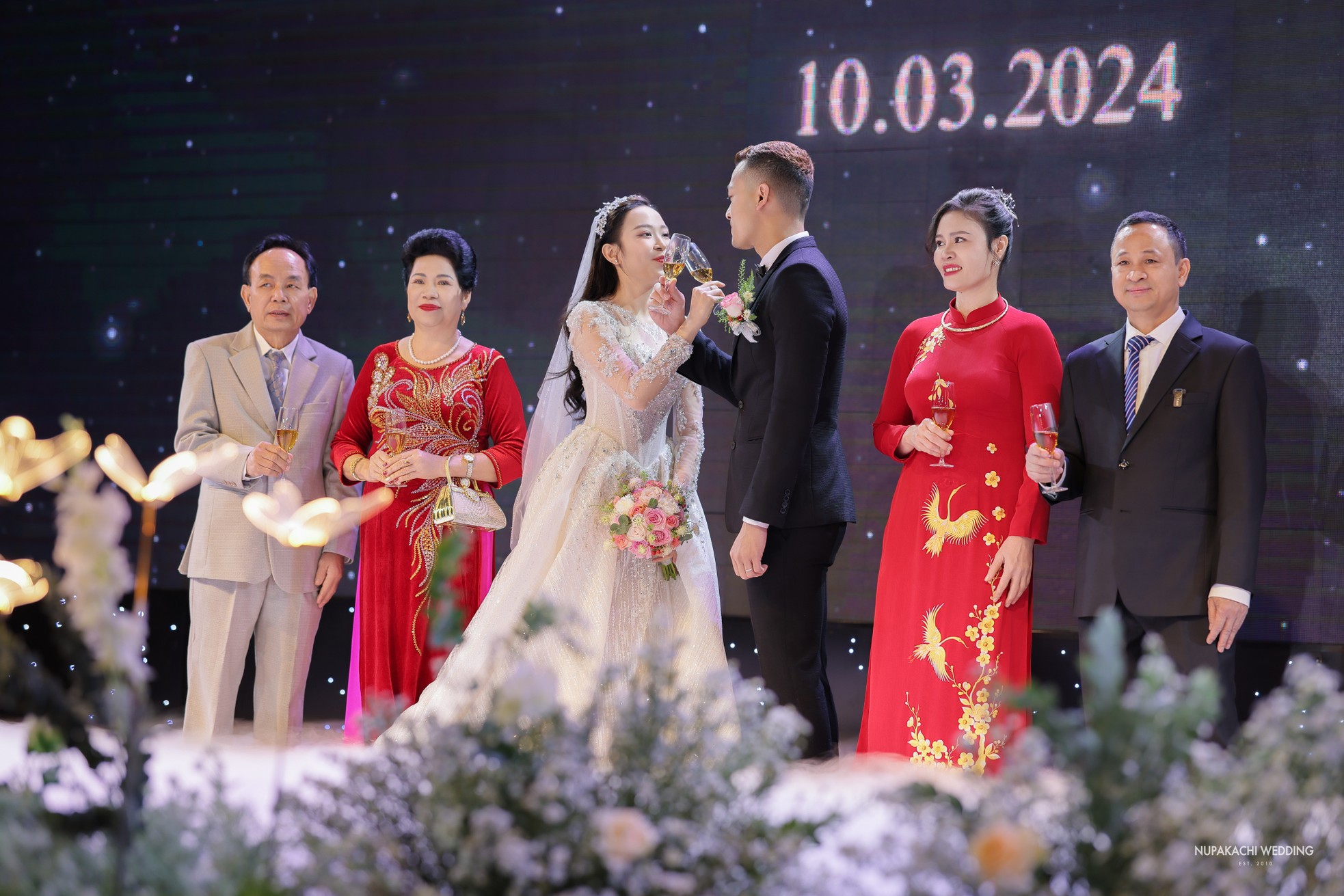 Ngắm trọn nét đẹp tinh khôi của cô dâu Doãn Hải My trong những mẫu váy cưới  đặc biệt từ NTK Phương Linh