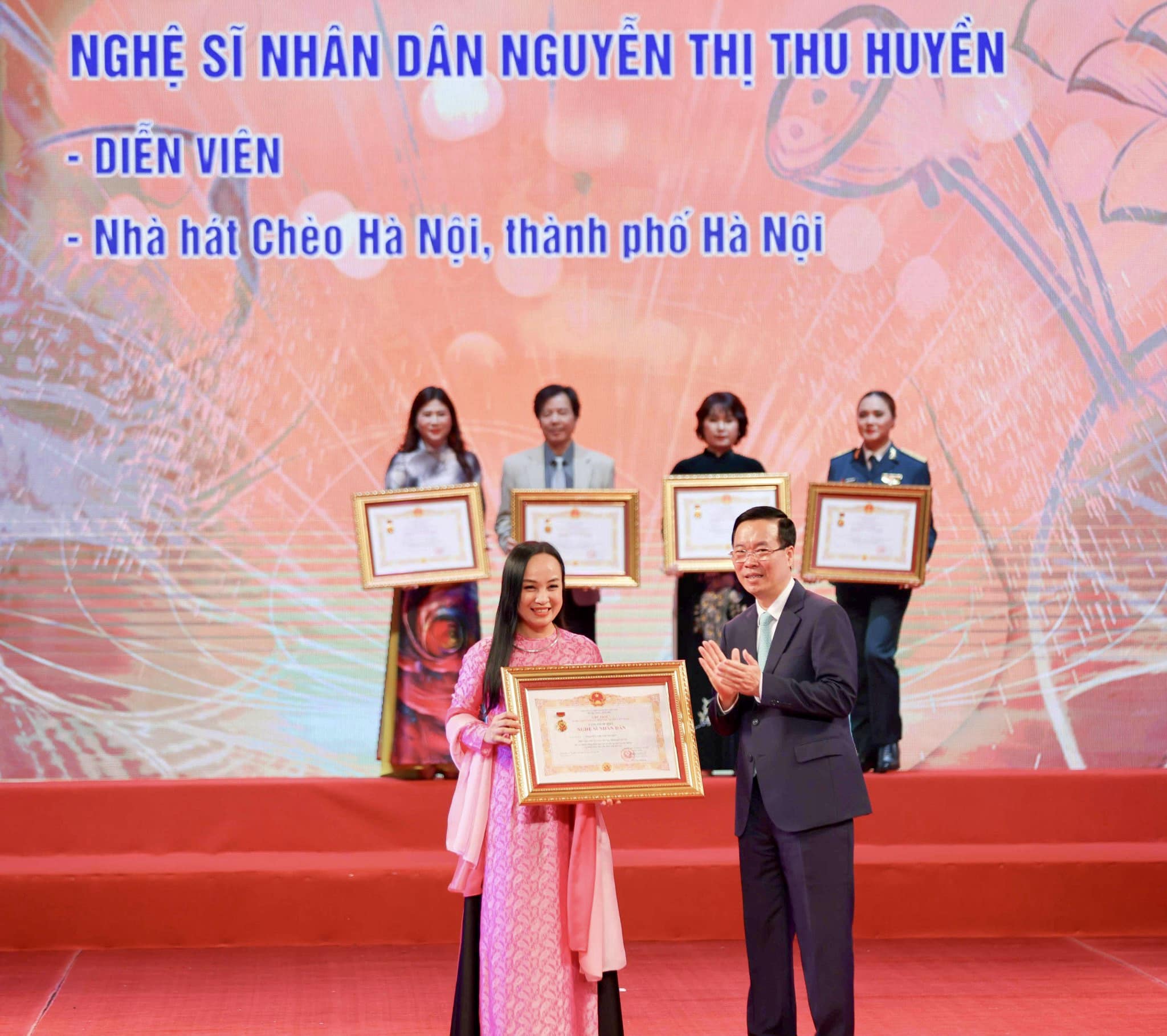 Tâm sự đặc biệt của Thu Huyền khi nhận danh hiệu NSND cùng Tấn Minh đúng 20 năm ngày cưới- Ảnh 2.