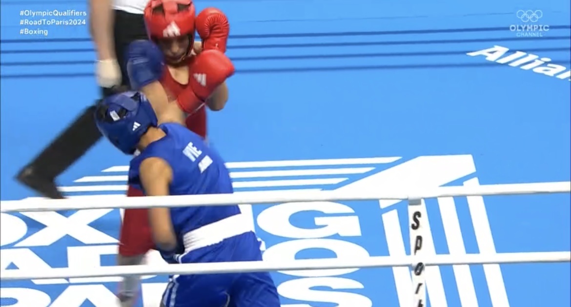 Phản đòn cực đỉnh, nữ võ sĩ boxing Võ Thị Kim Ánh giành suất dự Olympic 2024- Ảnh 2.