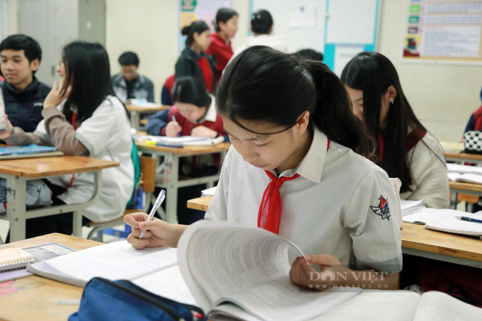 Thi lớp 10 ở Hà Nội 2024: "Nên thi 3 môn và Sở GDĐT không nên tạo áp lực không cần thiết"- Ảnh 1.