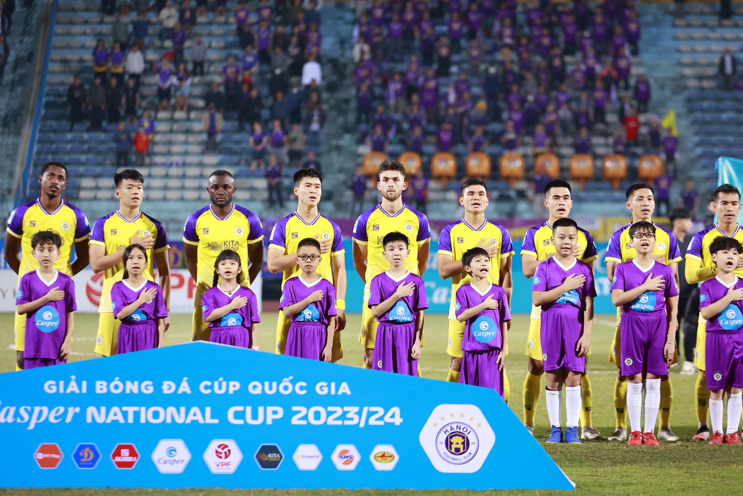HLV Troussier dự khán, Hà Nội FC đánh bại Hồng Lĩnh Hà Tĩnh- Ảnh 2.