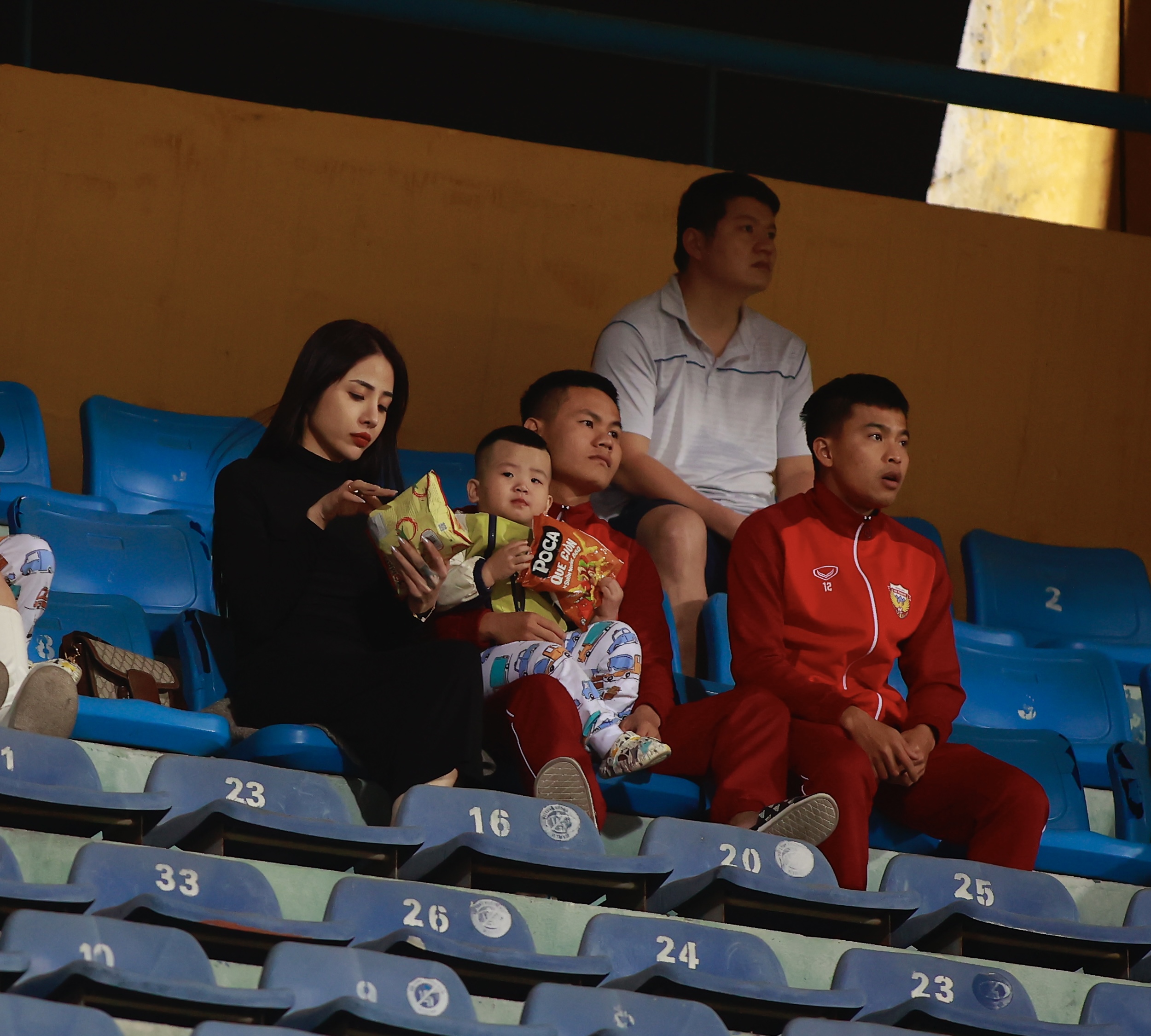 HLV Troussier dự khán, Hà Nội FC đánh bại Hồng Lĩnh Hà Tĩnh- Ảnh 4.