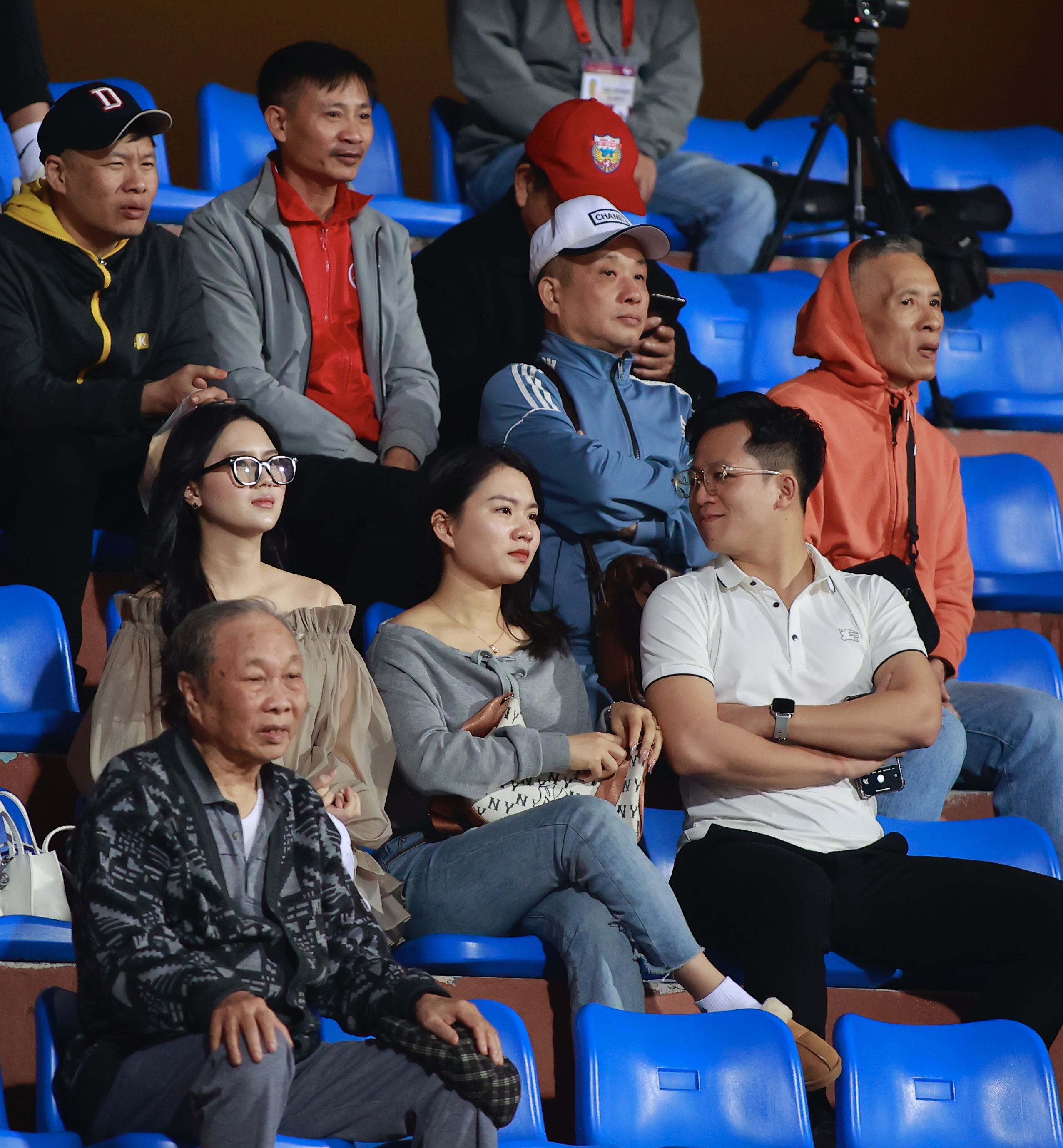 HLV Troussier dự khán, Hà Nội FC đánh bại Hồng Lĩnh Hà Tĩnh- Ảnh 3.