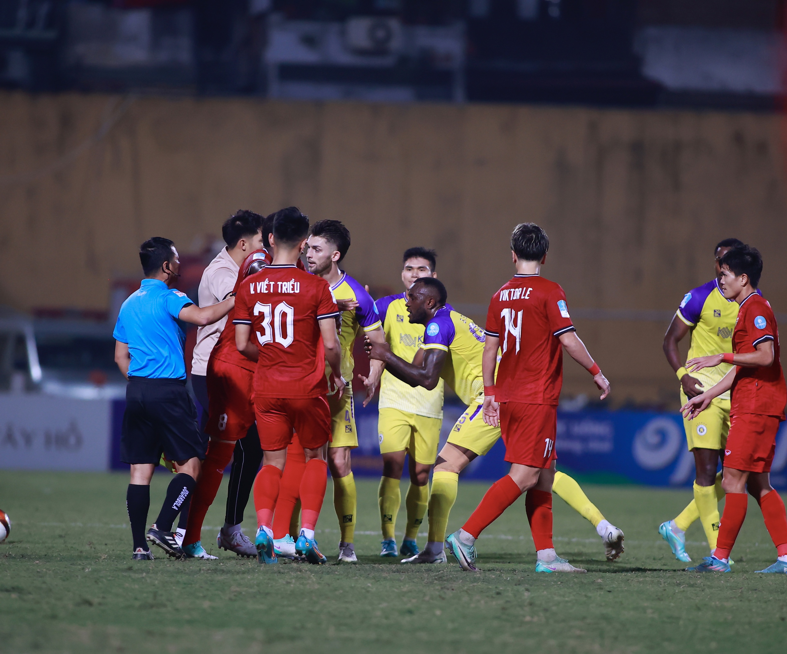 HLV Troussier dự khán, Hà Nội FC đánh bại Hồng Lĩnh Hà Tĩnh- Ảnh 13.