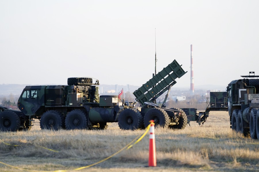 Quân đội Ukraine gặp rắc rối lớn khi mất bệ phóng tên lửa phòng không Patriot- Ảnh 14.