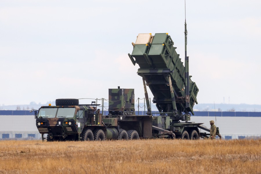 Quân đội Ukraine gặp rắc rối lớn khi mất bệ phóng tên lửa phòng không Patriot- Ảnh 6.