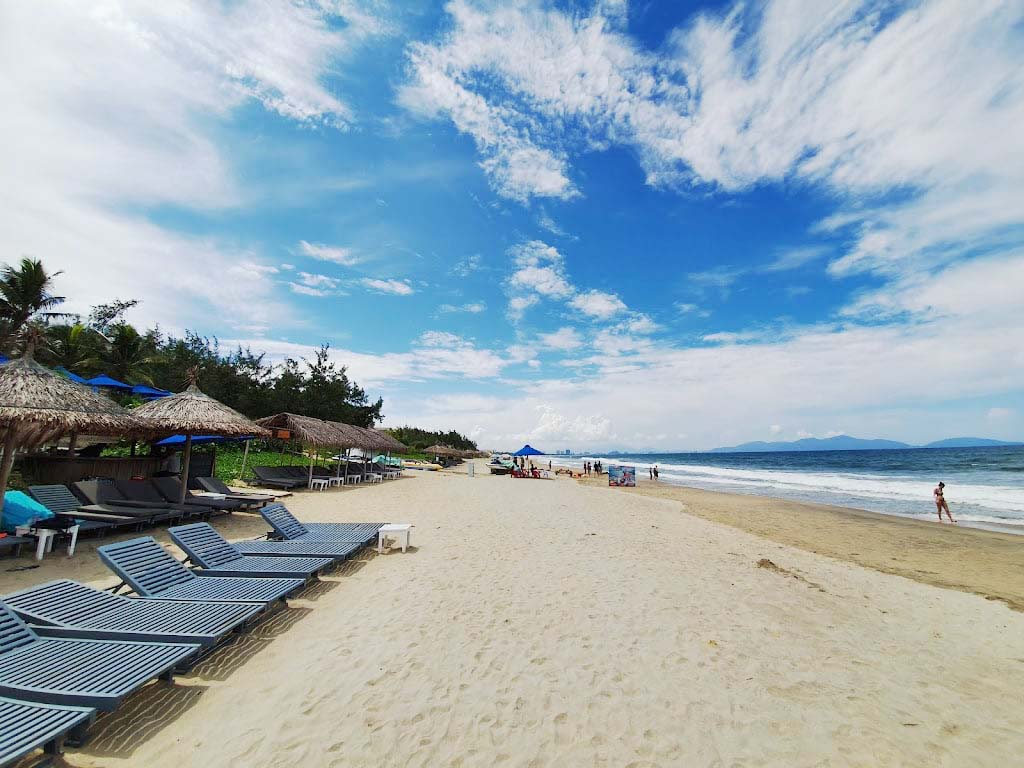 2 bãi biển Việt Nam có gì hay mà lọt top 10 bãi biển đẹp nhất châu Á?- Ảnh 1.