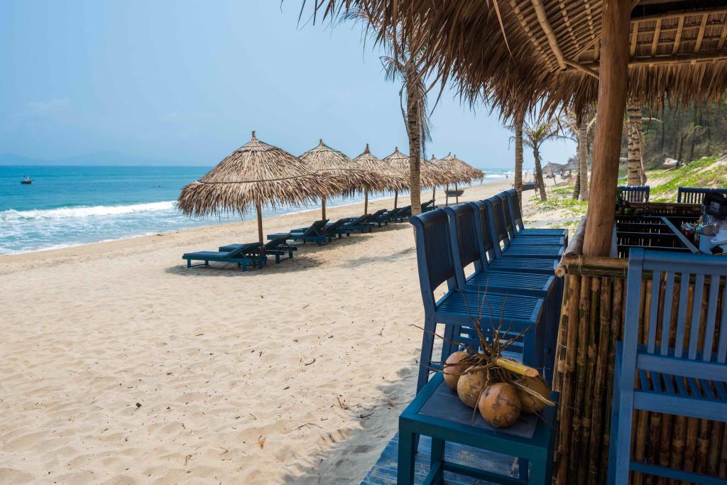 2 bãi biển Việt Nam có gì hay mà lọt top 10 bãi biển đẹp nhất châu Á?- Ảnh 2.