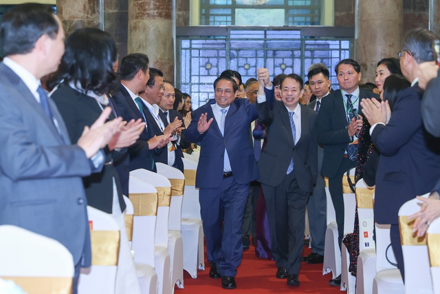 Chủ tịch ADB đánh giá cao 30 năm quan hệ đối tác với Việt Nam, cam kết hỗ trợ 3 tỷ USD từ 2024-2026- Ảnh 1.