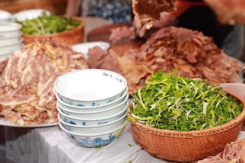 Nồi phở khổng lồ tại Festival Phở 2024 có gì đặc biệt?- Ảnh 3.